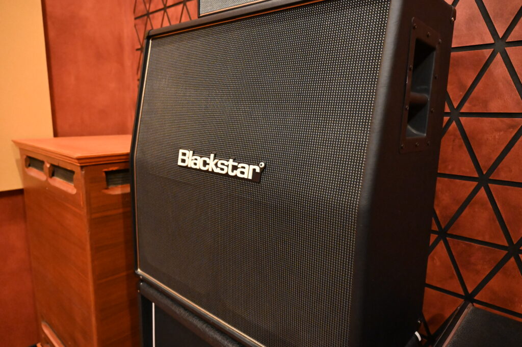 BLACKSTAR CAB