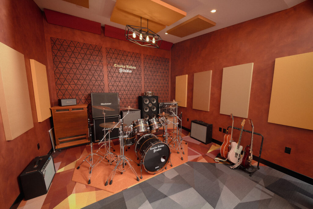 Live Room Wide 1